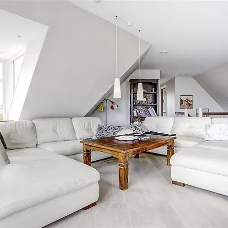 Five-bedroom Holiday In Hals