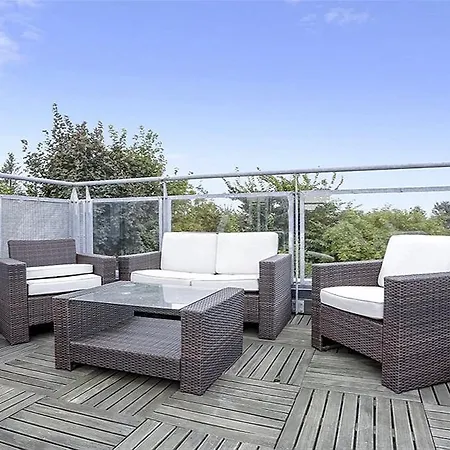 Feriehus Five-bedroom Holiday In