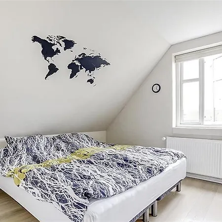 Feriehus Five-bedroom Holiday In