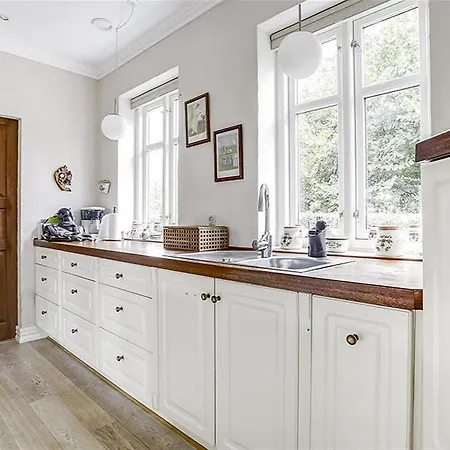 Five-bedroom Holiday In * Hals