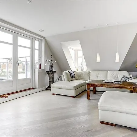 Feriehus Five-bedroom Holiday In Hals